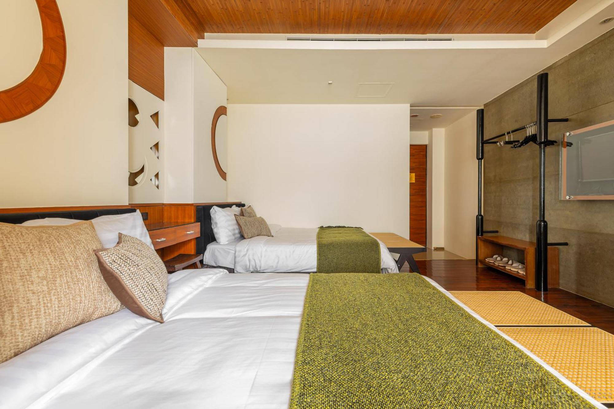 יוצ'י Sun Moon Lake Itathao Vacation Inn With Elevator מראה חיצוני תמונה
