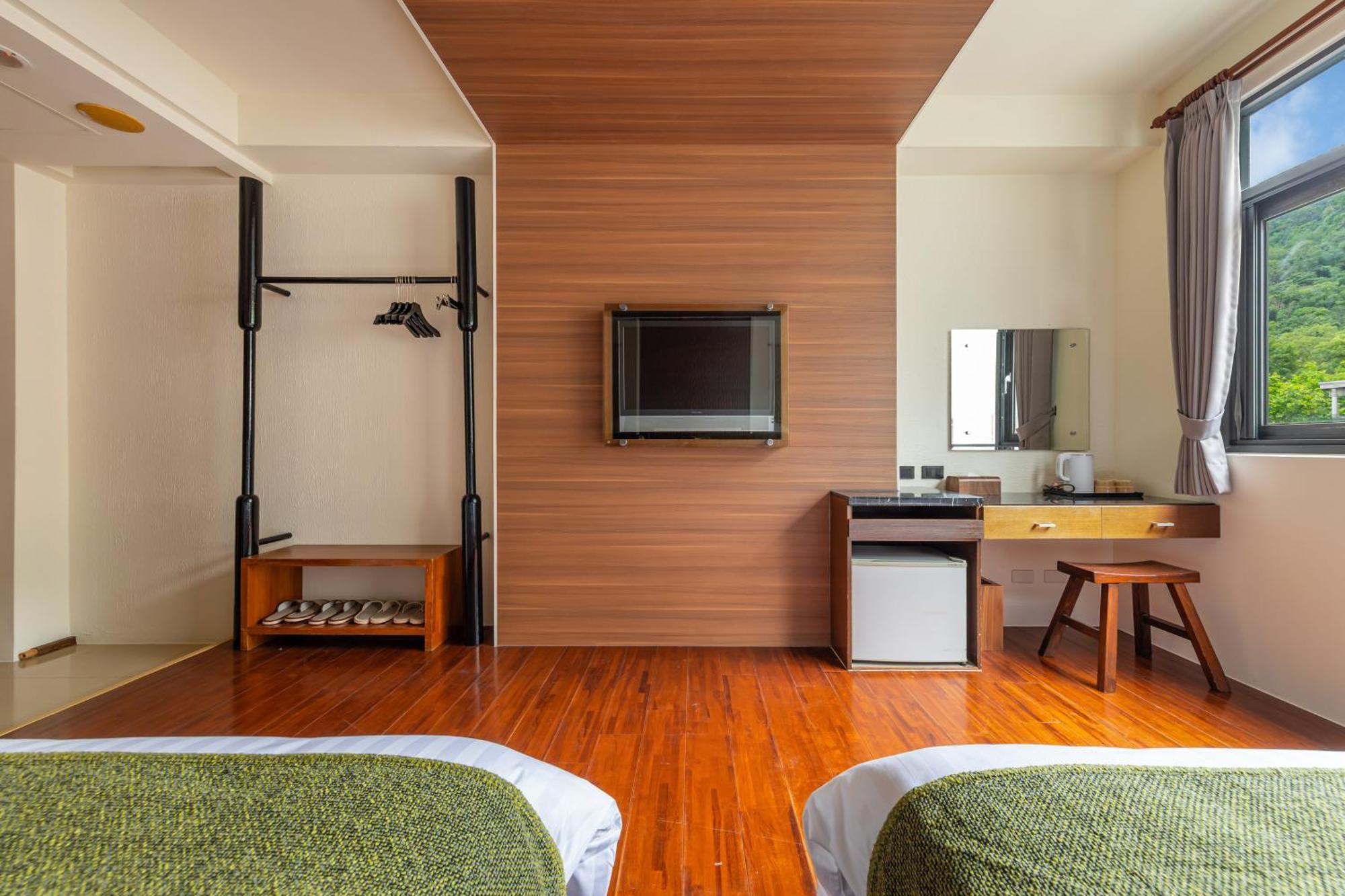 יוצ'י Sun Moon Lake Itathao Vacation Inn With Elevator מראה חיצוני תמונה