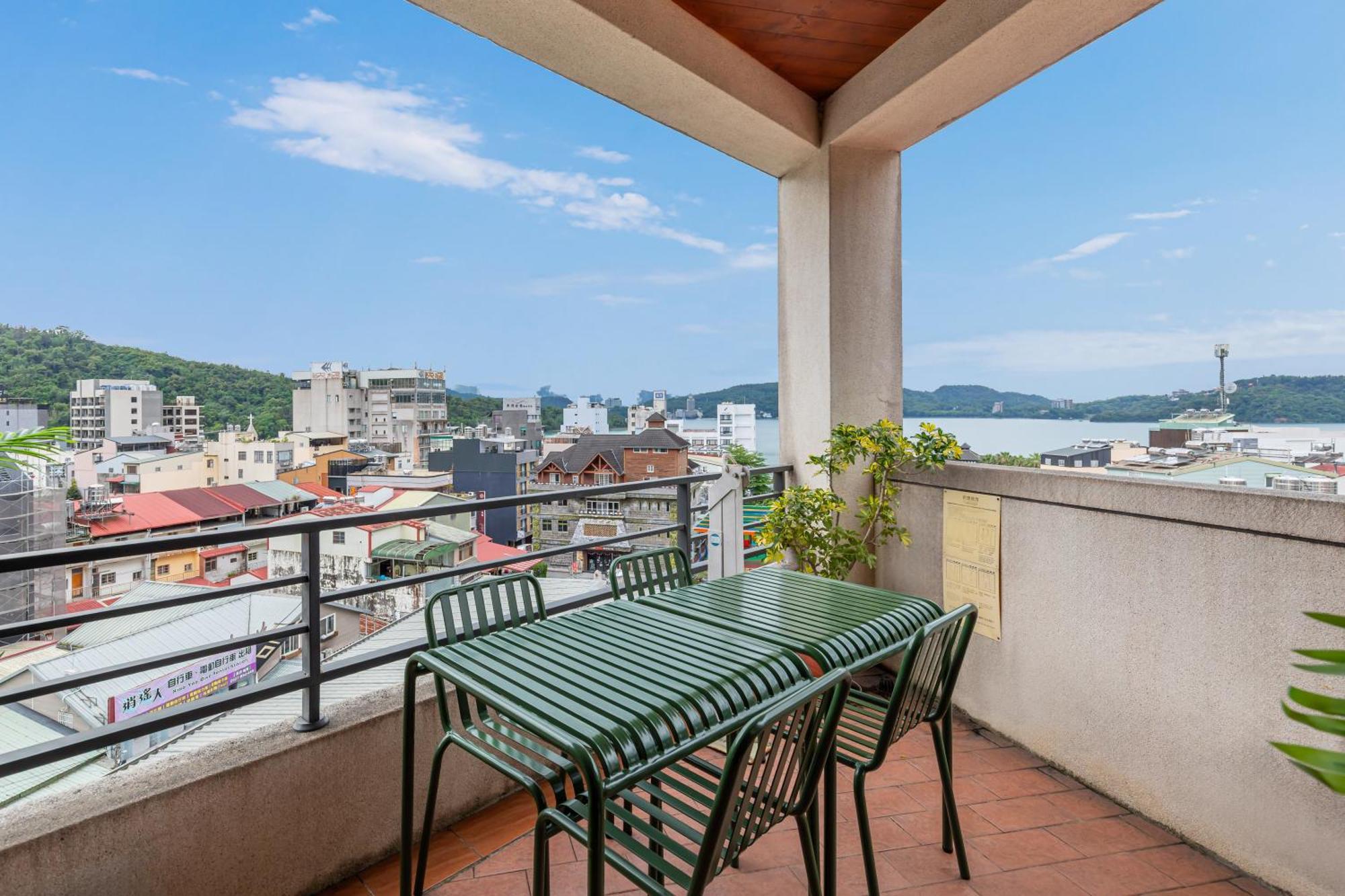 יוצ'י Sun Moon Lake Itathao Vacation Inn With Elevator מראה חיצוני תמונה